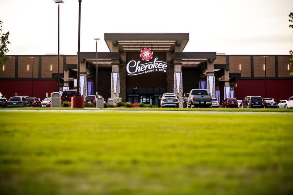 Cherokee Casino Inn Roland
