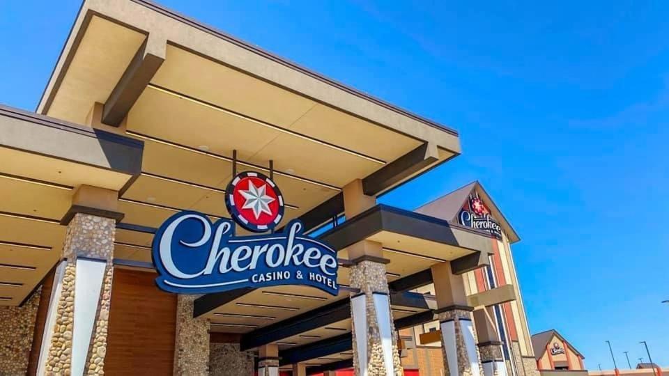Inn Cherokee Casino 2*